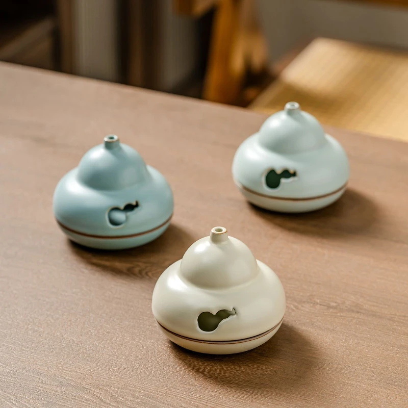 Gourd-shaped ceramic tea room small incense burner for agarwood and sandalwood, decorative ornament