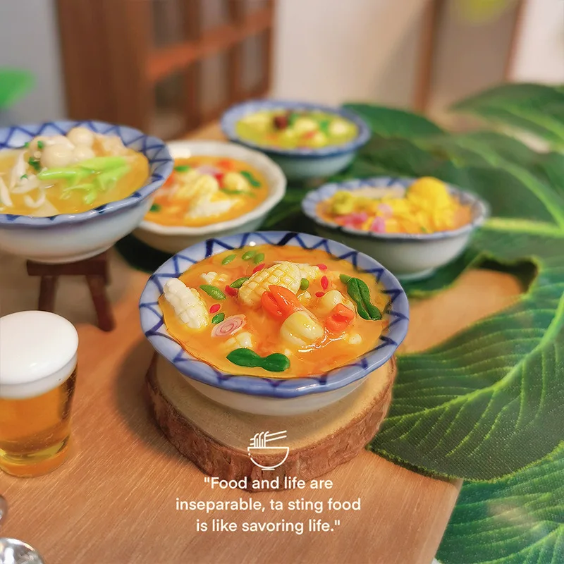Plato de sopa Tom Yum de comida tailandesa miniaturizada 1:12, modelo de juguetes, accesorios para casa de muñecas, Mini plato, escena de restaurante, accesorios de fotografía