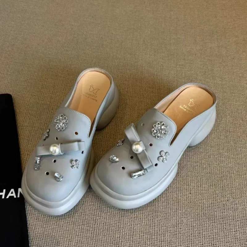 

2026 Women's Thick Sole Genuine Leather Mules Rhinestone Decorated Closed Toe Slides For Fashion Outdoor Wear