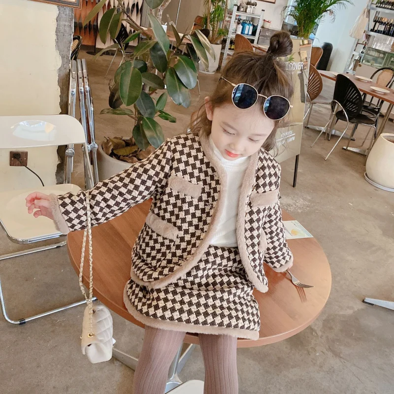 

Girls Thickened Cotton Jacket Plaid Short Skirt Set2025Winter new style girls' fashionable two-piece set