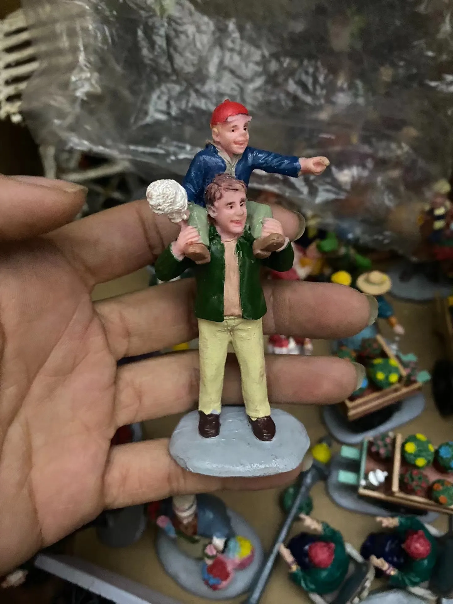 Resin figure Simulation model toy     father  and  son