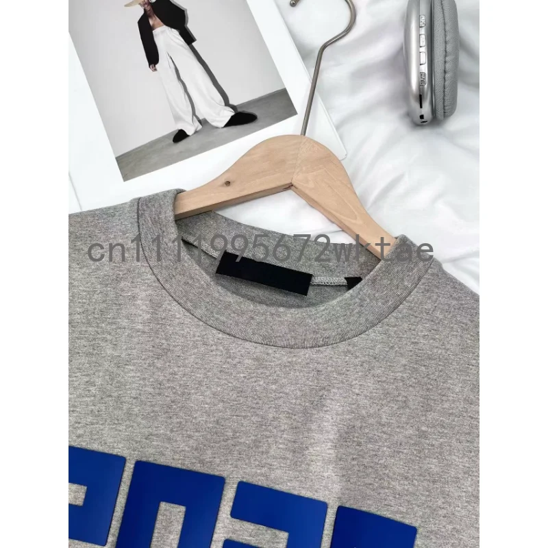 2025 Classic Men's Short Sleeve Set Luxury Design Silicone Letter Round Neck T-shirt High Street Couple Loose Cotton Shorts Suit view 4