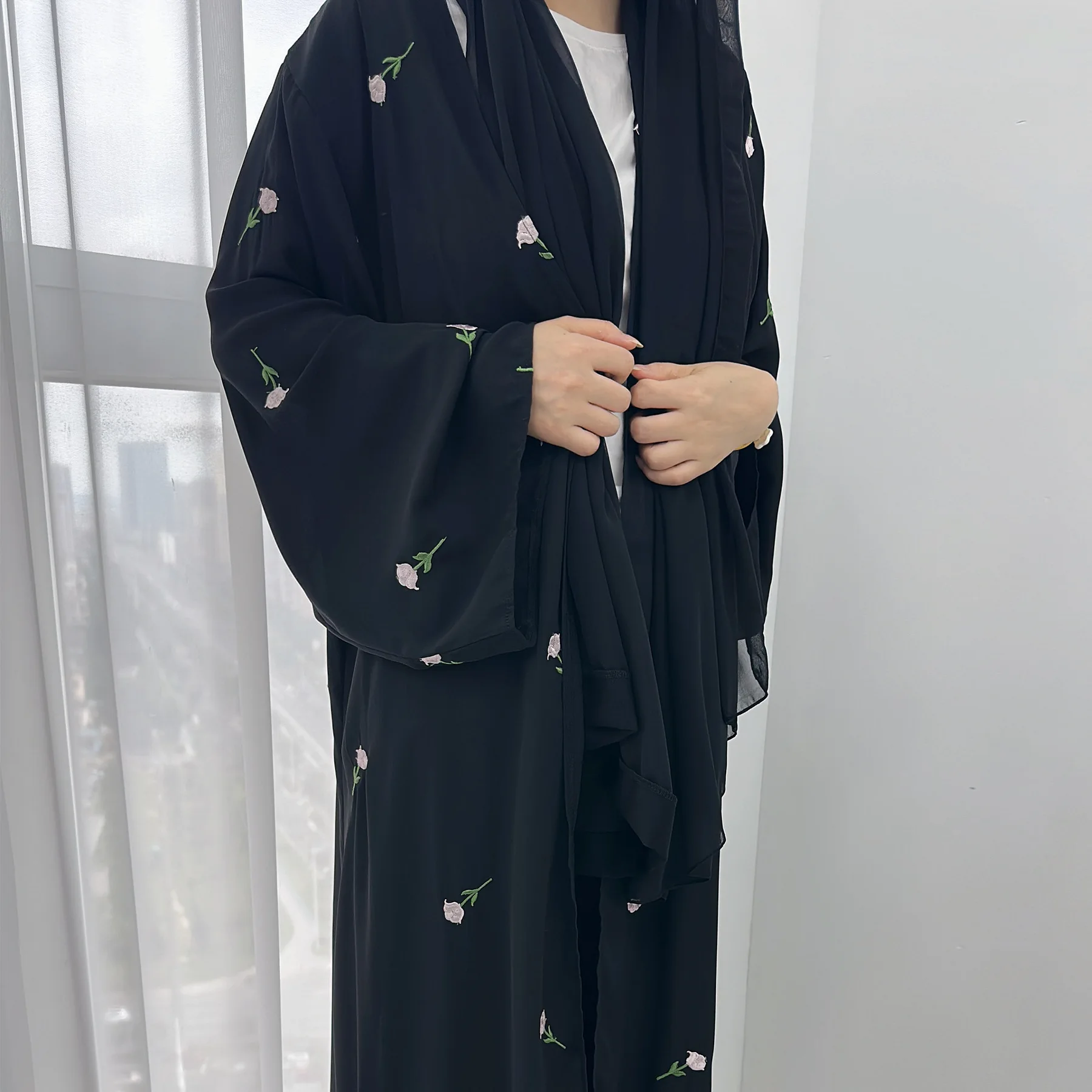 2024 jesień haft w kwiaty elegancka Abaya dubaj kobiety otwarte Kimono sukienki muzułmańskie szata Kebaya kaftan kobieta islamska odzież arabska