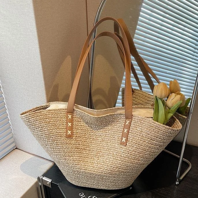 

Ladies Commuter Countryside Style Large Capacity Woven Bag Fashionable Beach Vacation Versatile Basket Bag 2026 New Arrival