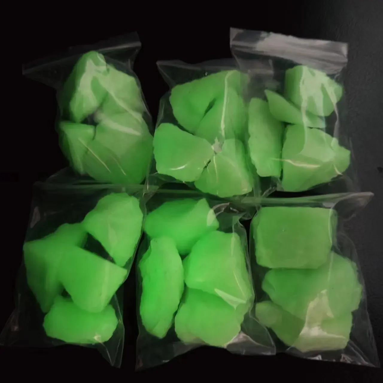 Artificial Fluorescent Luminous Stone Home Decoration Stone Home Garden Decor Glow In Dark Pebbles Outdoor Fish Tank