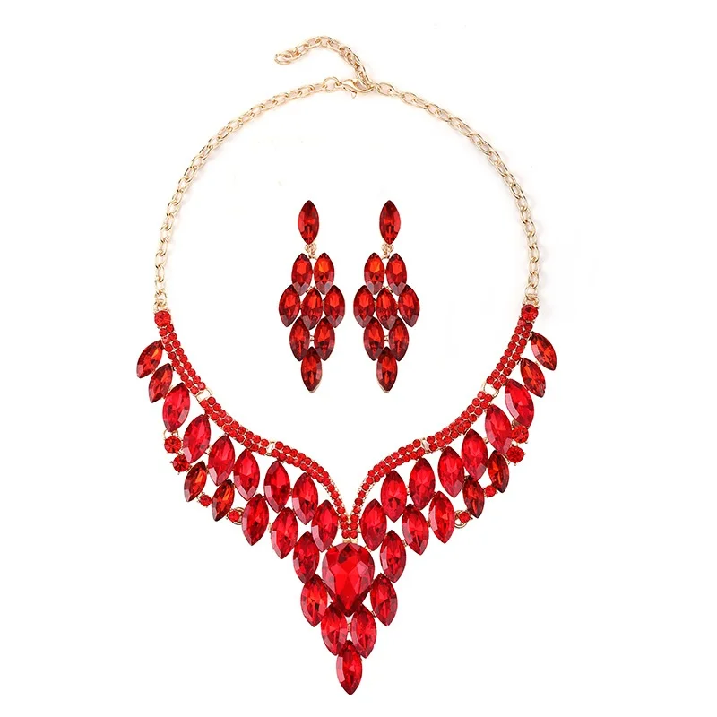 

Exaggerated Vintage Necklace Set Women's Luxury Crystal Banquet Dress Accessorize With Clavicle Chain