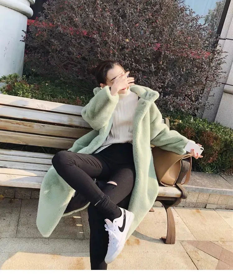 Długi Czarny Luksusowy Elegancki Stylowy Gruby Ciepły Puszysty Miękki Płaszcz ze Sztucznego Futra Norki Damski ze Stójką i Paskiem Zimowy Płaszcz Damski