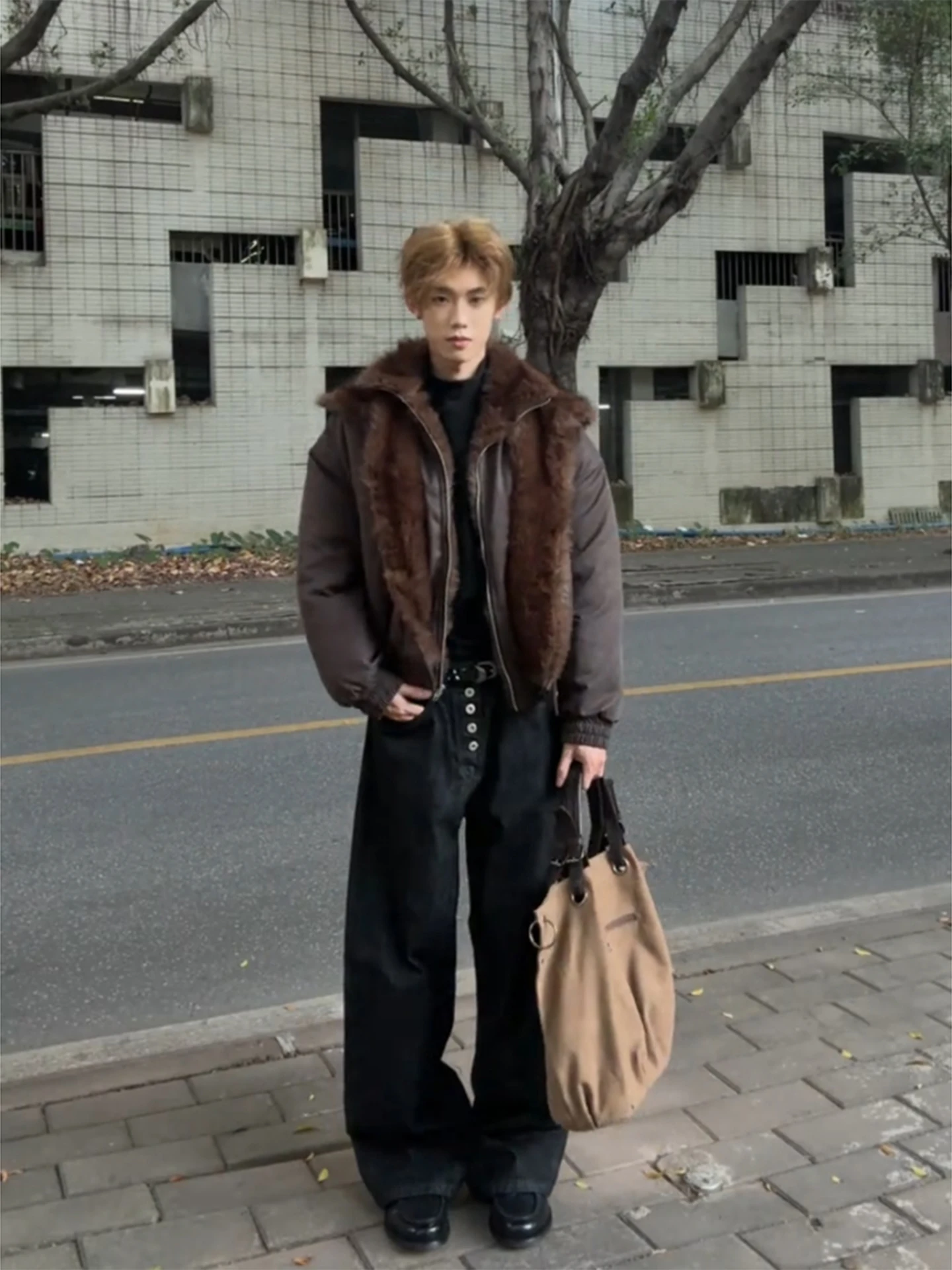 Thickened Short Cotton Jacket for Men Winter Warm Wolf Throne Design Casual Style Youth Popular Loose Fit Button Closure