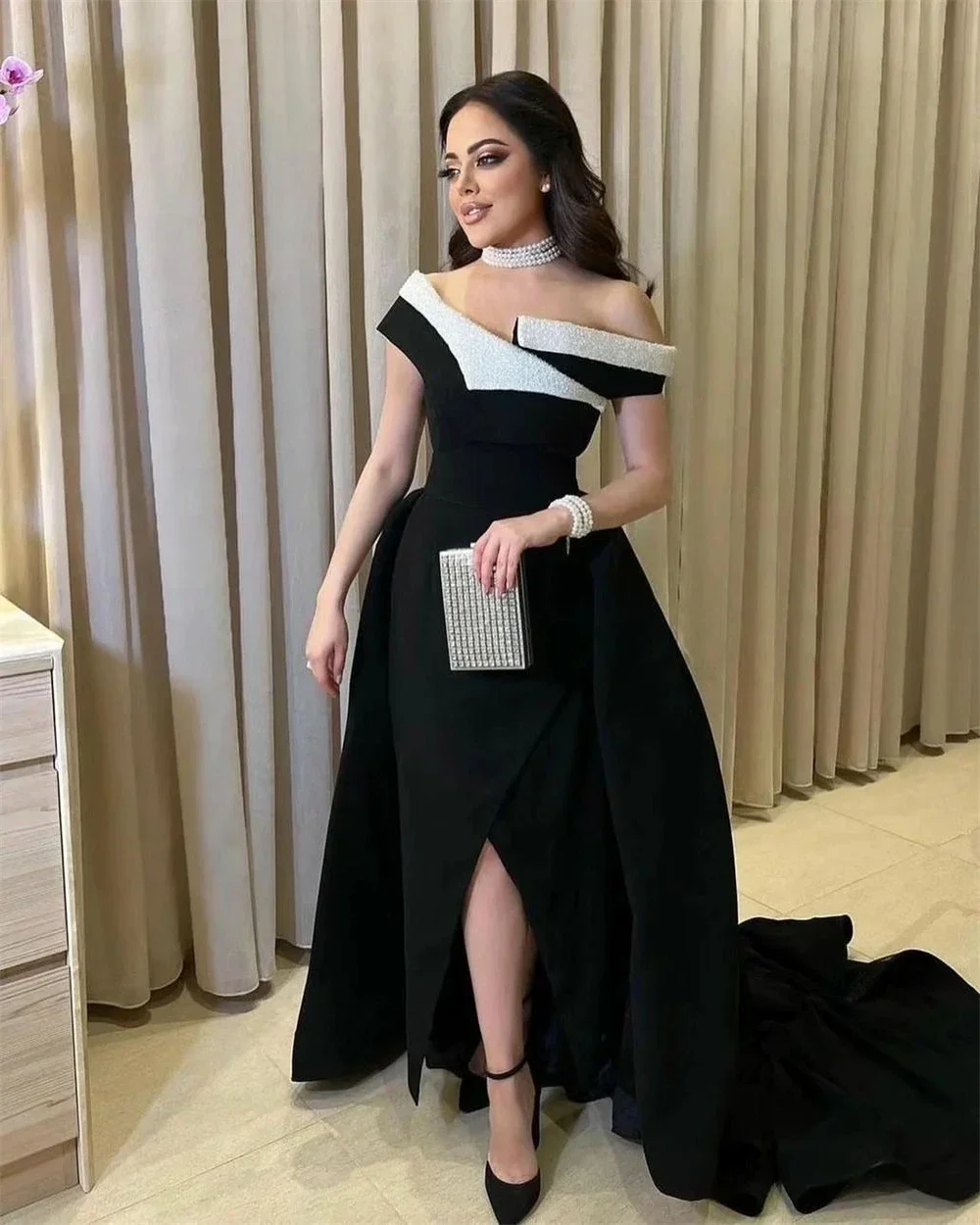 ที่กําหนดเองประณีต Off-the-shoulder Ball Gown ค็อกเทลเลื่อม Draped S โอกาสชุดราตรี fسات