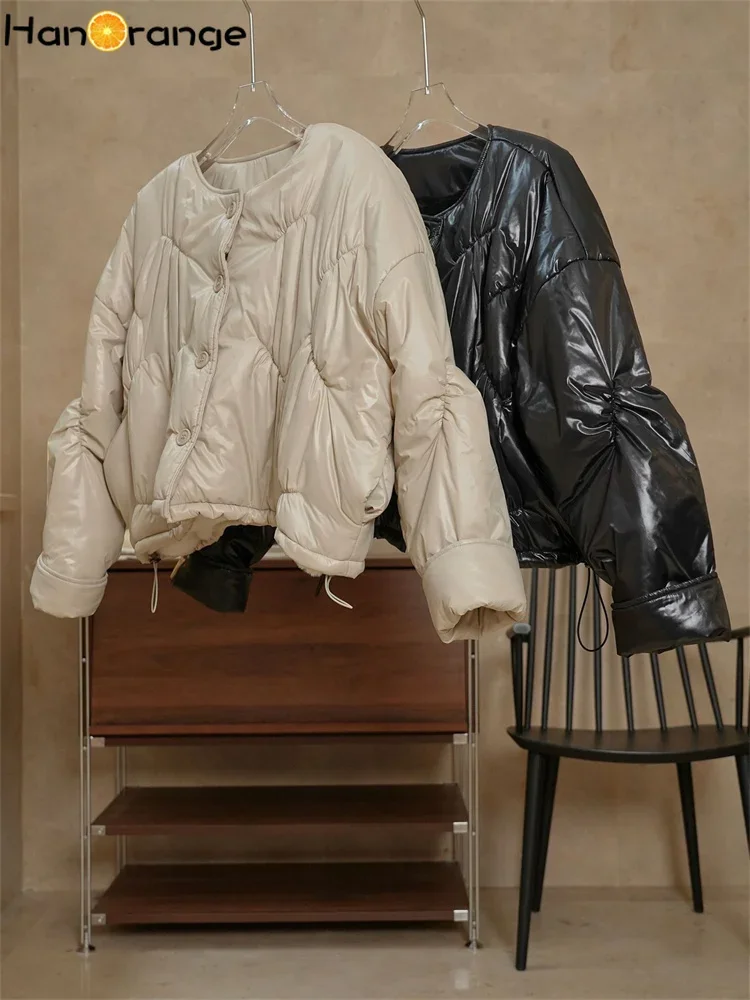 HanOrange 2024 Winter Fashion O-Neck Plush Cotton-Padded Jacket Women Loose Comfortable Warm Short Parkas Female Black/Apricot