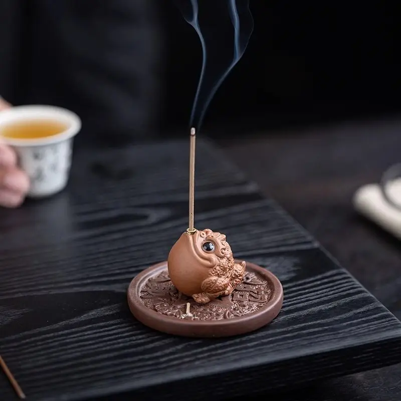 

Lucky Purple Sand Mini Golden Toad Line Incense Burner, Indoor Insert Seat Zen Tea Table Desktop Aromatherapy Burner Ornament