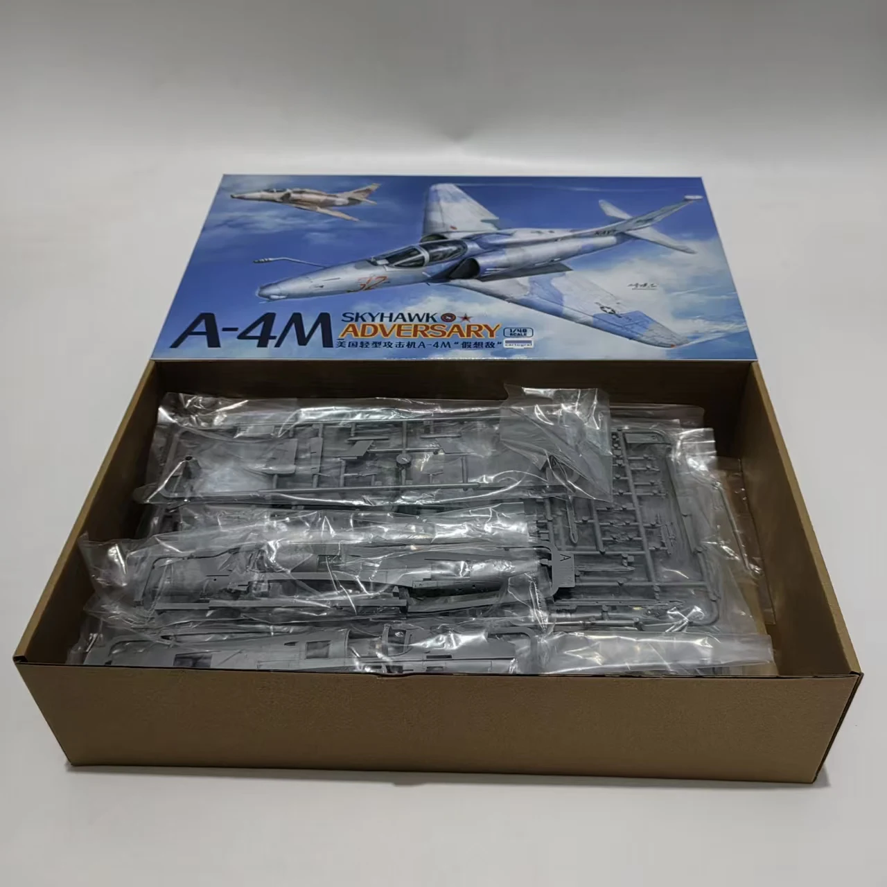 

5005 1/48 Scale MAGIC FACTORY A-4M Skyhawk 'Adversary' Light Attack Aircraft Model Kit