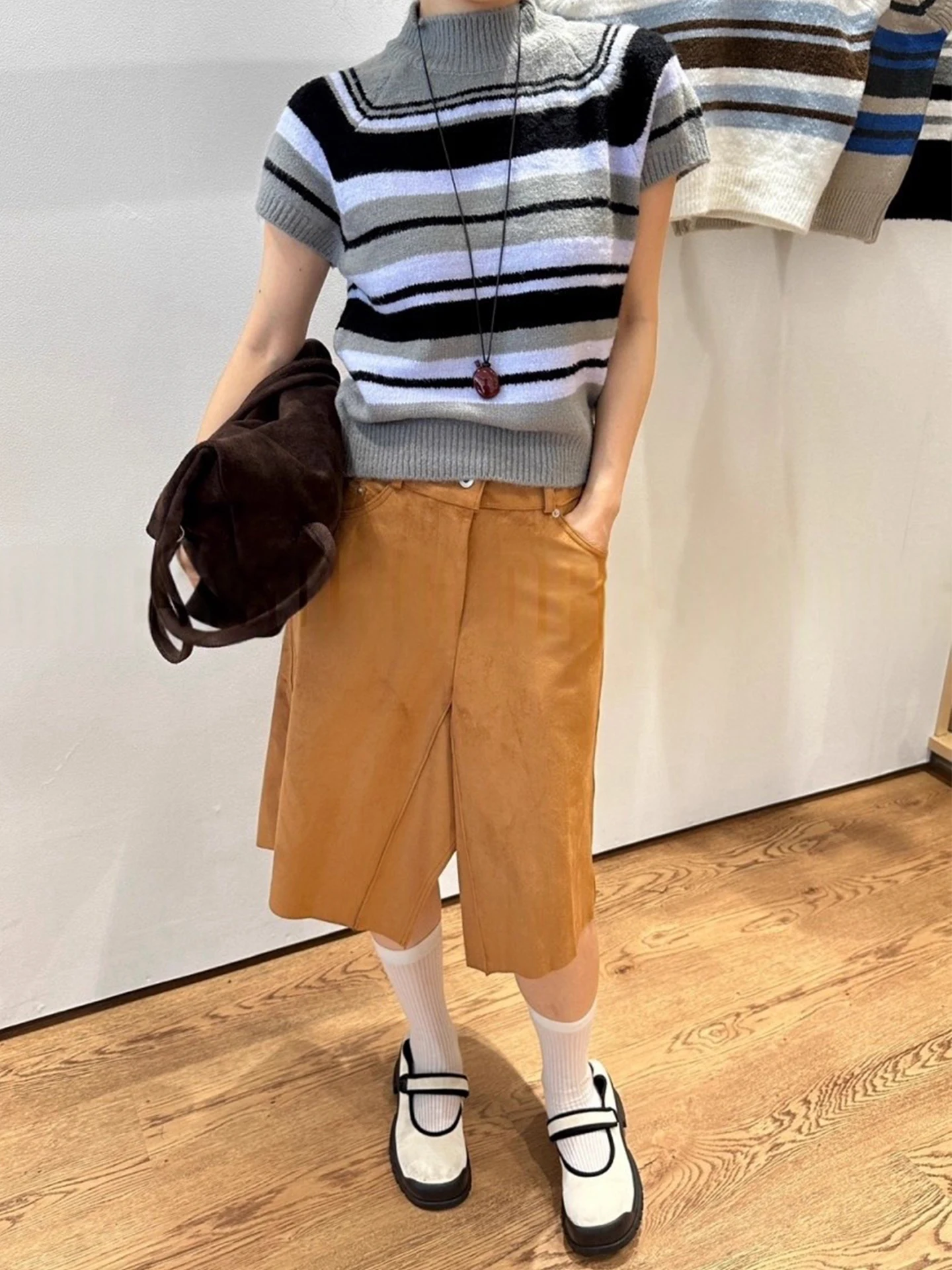 시크한 가을 신상 슬림핏 안티에이징 스탠드 칼라 컬러 블록 소프트 여성 니트웨어 스트라이프 패턴