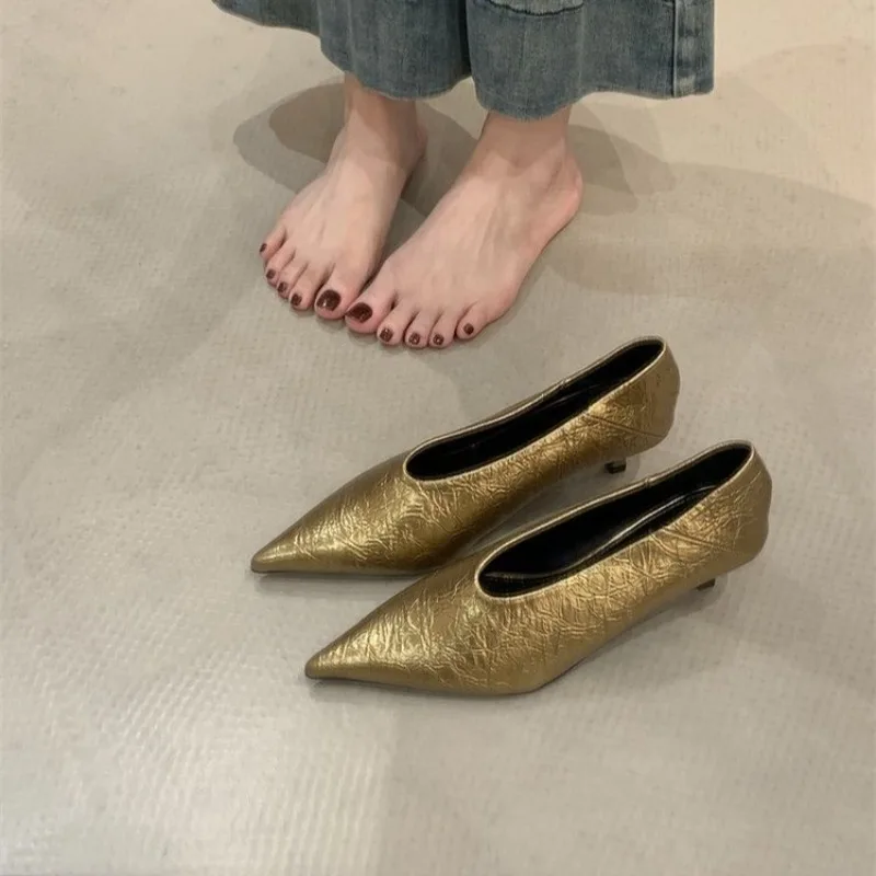 2025 herbst Neue Pendler Wind Flache Ferse Flacher Mund Spitz Einzelnen Schuhe frauen Vielseitige Niedrigen Ferse Arbeit Schuhe