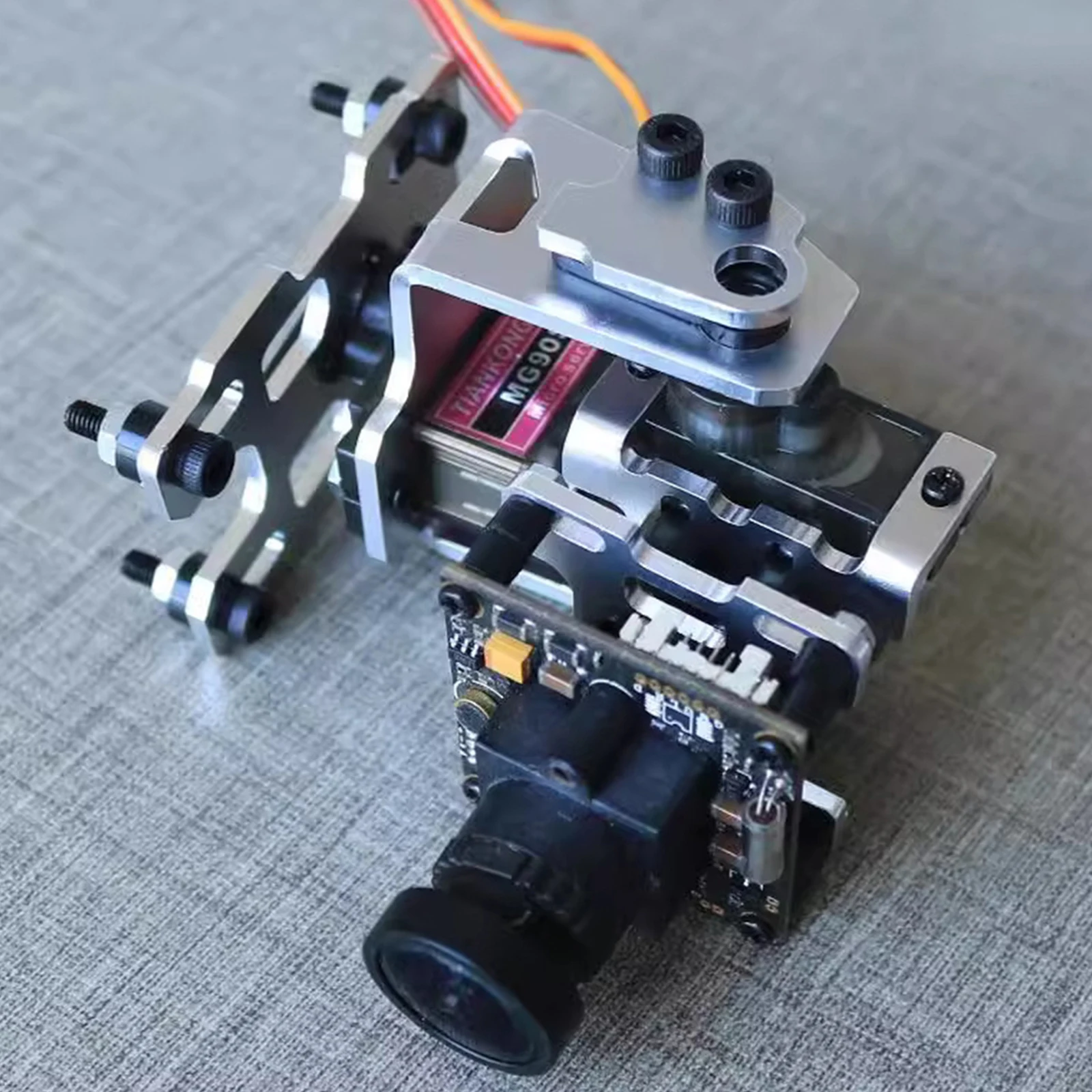 Nowy 2-osiowy gimbal FPV Gimbal Drone Gimbal z 2 metalowymi serwami do modeli samolotów Kamera Wysokiej jakości wspornik ze stopu aluminium