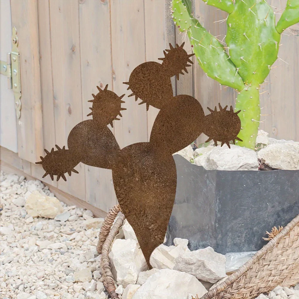 Rusty Saguaro Cactus Garden Stake – Southwestern Desert Yard Art with Succulent Design – Weatherproof Iron Patio Decor
