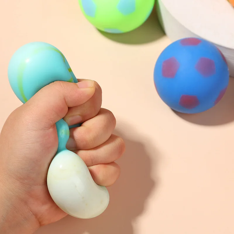 جديد TPR كرة القدم تنفيس الكرة التعبيري المزحة لعبة الدقيق قرصة الموسيقى الإجهاد الإغاثة الكرة هدية K54