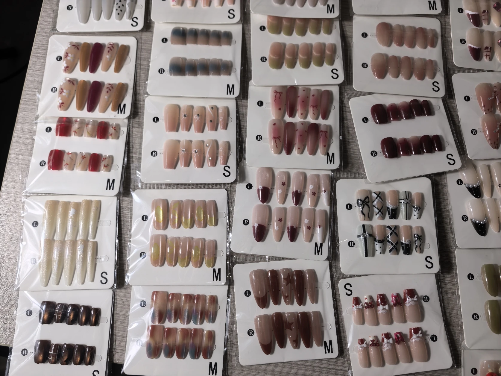 For press-on nails 40 sets S M Size random shipment