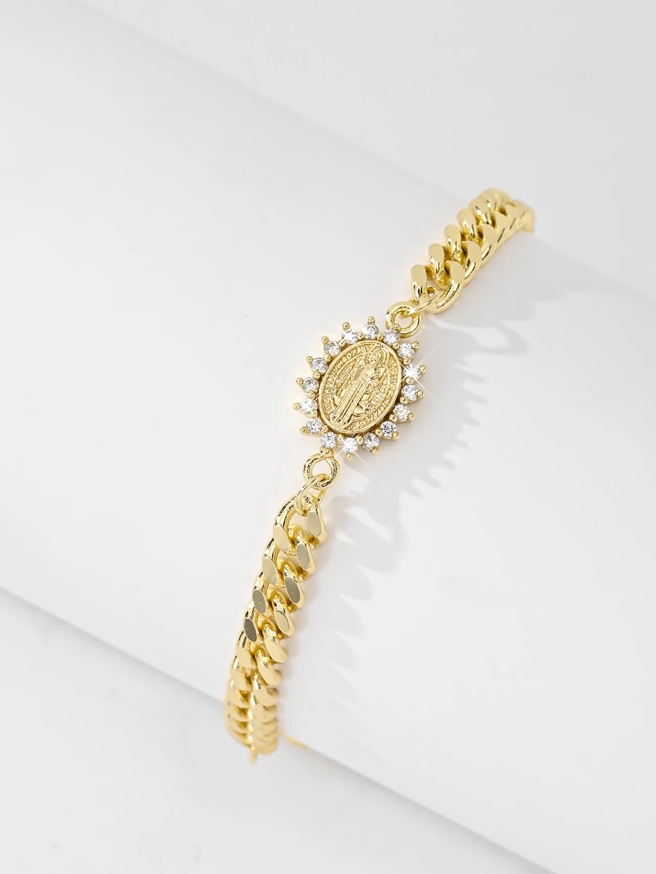 

Fashionable Virgin Mary bracelet, cross decoration, suitable for men and women, suitable for Christians, religious people gift