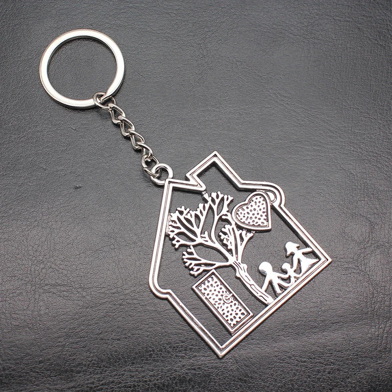 Family Keychain Dad Mom Child Love House Keychain Relatives Key Chain Handbag Accessories House Shape Villain Small Tree Pendant