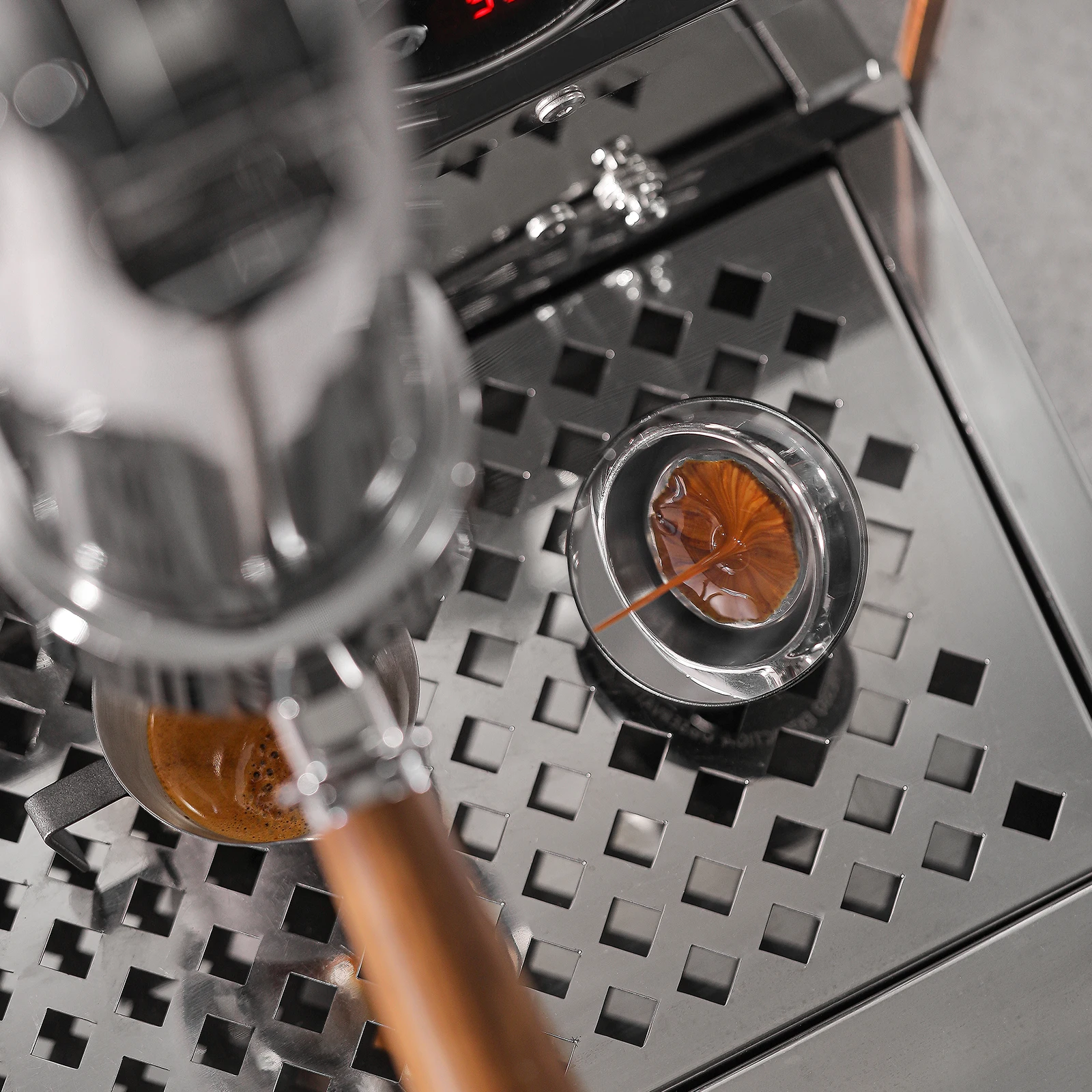 MHW-3BOMBER Espresso Extraction Mirror for Bottomless Portafilter 360° Adjustable Reflector Shot Mirror Coffee Accessories