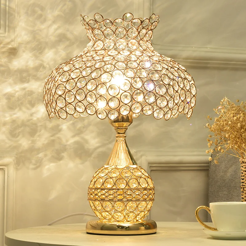 Kristallen tafellamp bruiloft slaapkamer trouwkamer met lichte luxe moderne eenvoudige Scandinavische stijl creatieve bruiloft decoratie nachtkastje