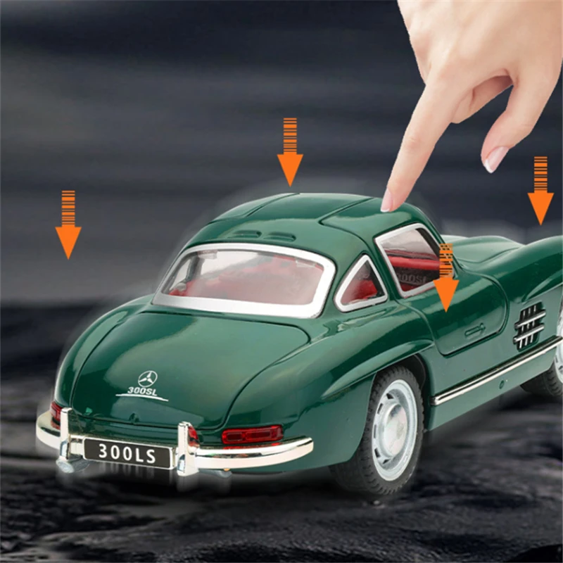 1:32 Benzs 300SL Alloy Car Model Diecasts Metal Classic Vehicles Car Model Simulation Sound Light Collection Childrens Toys Gift