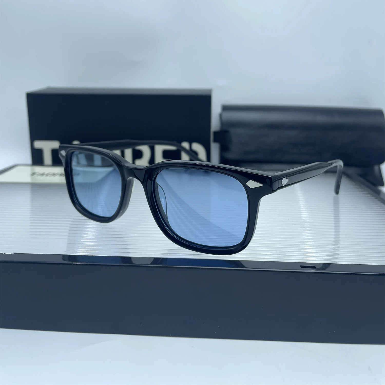 New Stylish Men's Square Sunglasses with Polycarbonate Inserts Classic Style with UV400 Protection for Women's Sunglasses