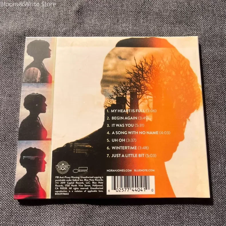 

Классический джазовый альбом Norah Jones "Begin Again" на CD, отличный выбор для коллекции. Вышел в 2019 году: музыкальный плеер Walkman