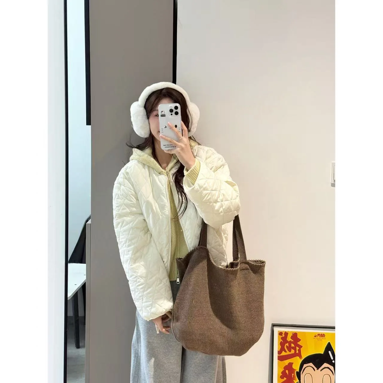 2025 Otoño Invierno Chaqueta corta de algodón acolchada suave y cálida mate a prueba de viento para mujer