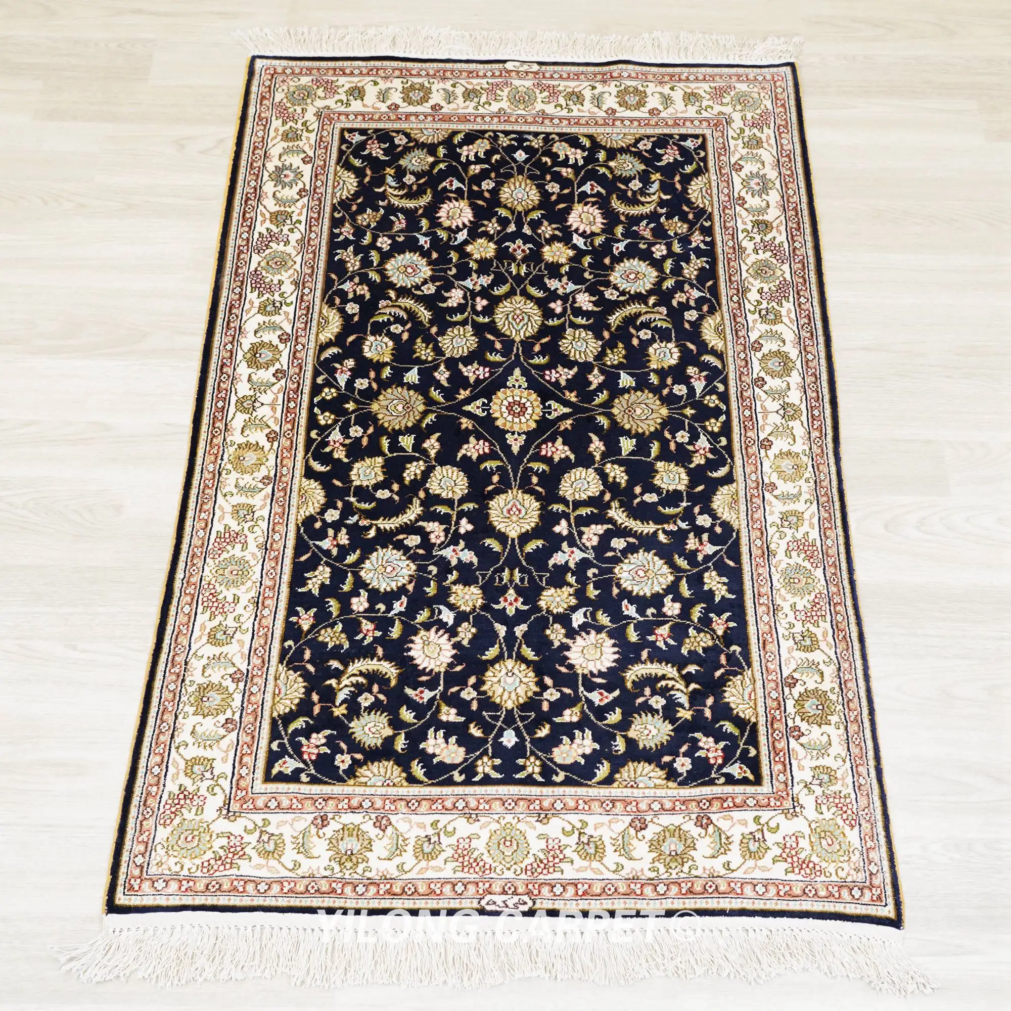 76x122cm Hand Woven Turkish Silk Carpet Luxury Oriental Persian Floral Rug (HF167B)