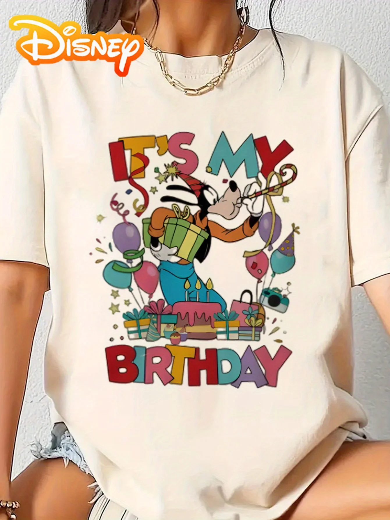 

Женская футболка с дизайном «Это мой день рождения» — повседневный топ с круглым вырезом и короткими рукавами с игривым мультяшным принтом