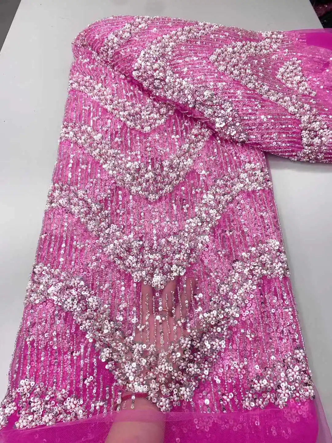 高級アフリカレース生地 2025 新高品質スパンコールフレンチビーズチュールレースナイジェリアのウェディングドレスの縫製