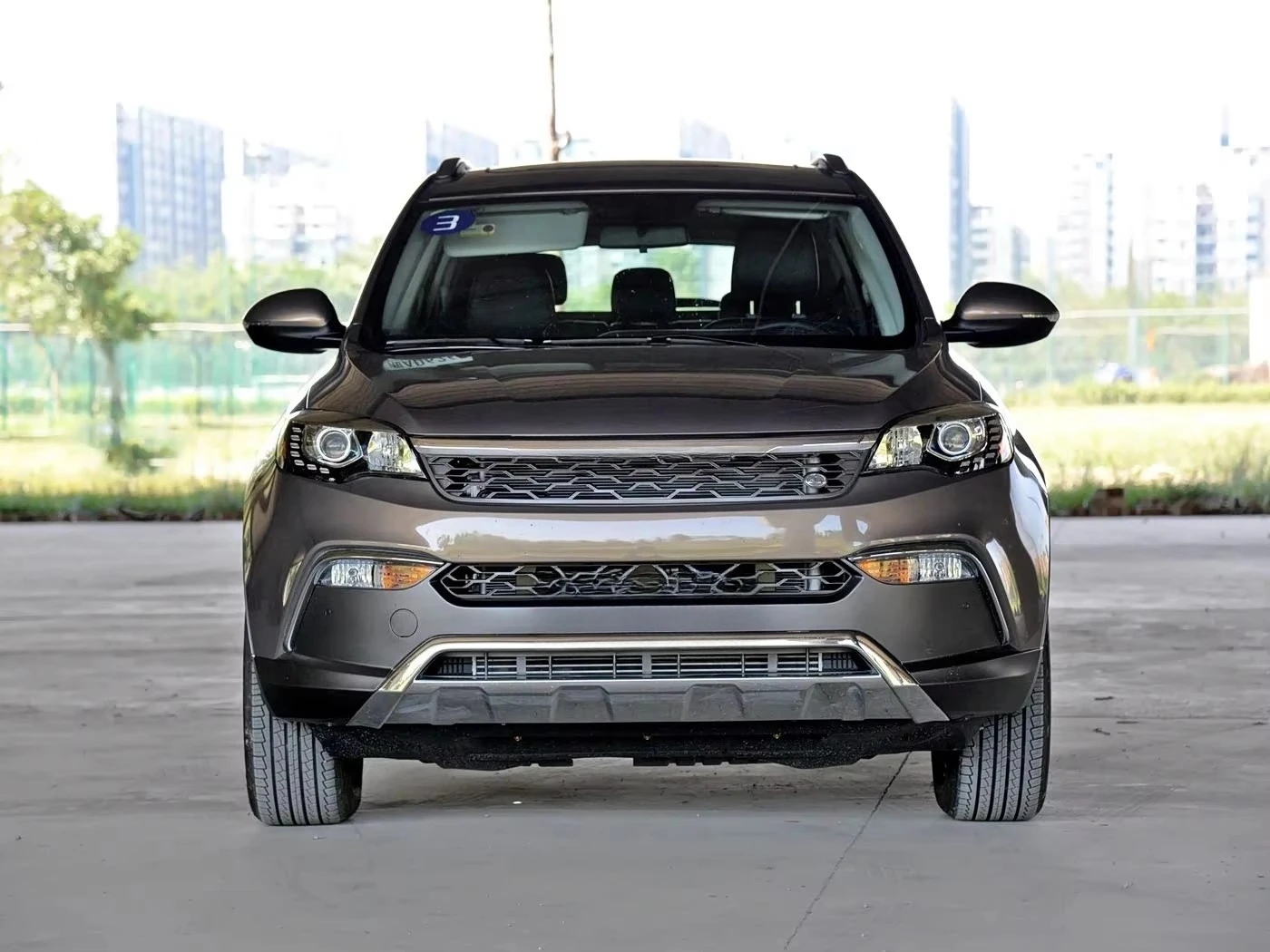 Premium Car: 2015 Leopard CS10 with Panoramic Sunroof, Leather-Trimmed Power Seats