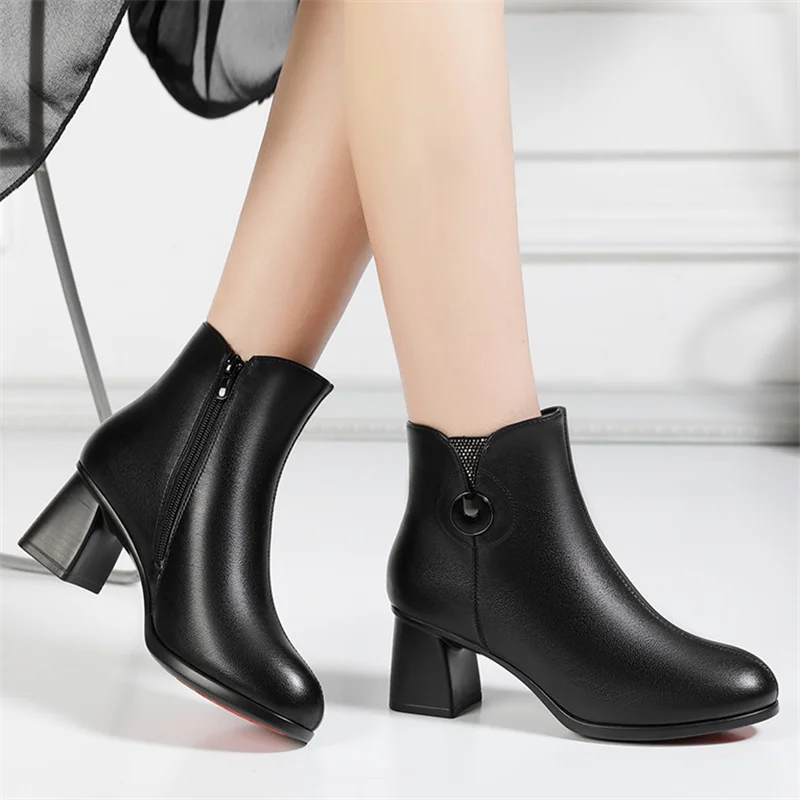 

Fashion Autumn Winter New Thick-heeled Velvet Women's Soft Leather Ankle Boots Comfort Anti-slip Chelsea Modern Short Boots