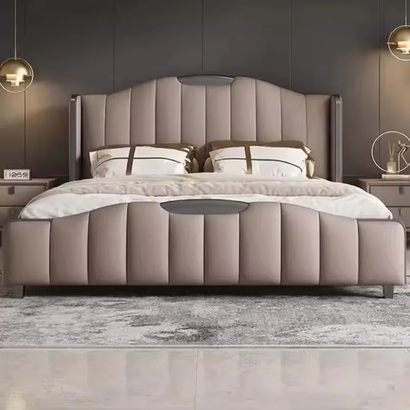 

Современная роскошная мебель «king-size» в гостиничном стиле. Удобная двуспальная спальня для виллы с мягкой спинкой в сборе.