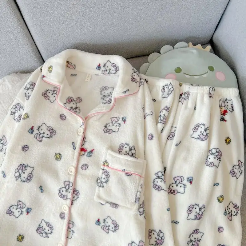 

Комплект женской зимней пижамы Sanrio: фланелевый, из кораллового флиса, утолщенный, теплый, с длинным рукавом, свободный домашний костюм