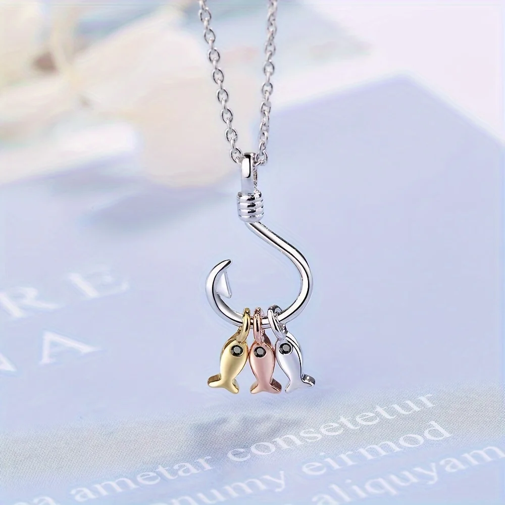 Creative Fish Hook Three Small Fish Necklaces For Women Fashion Rose Golden Women Short Collarbone Chain Jewelry For Women