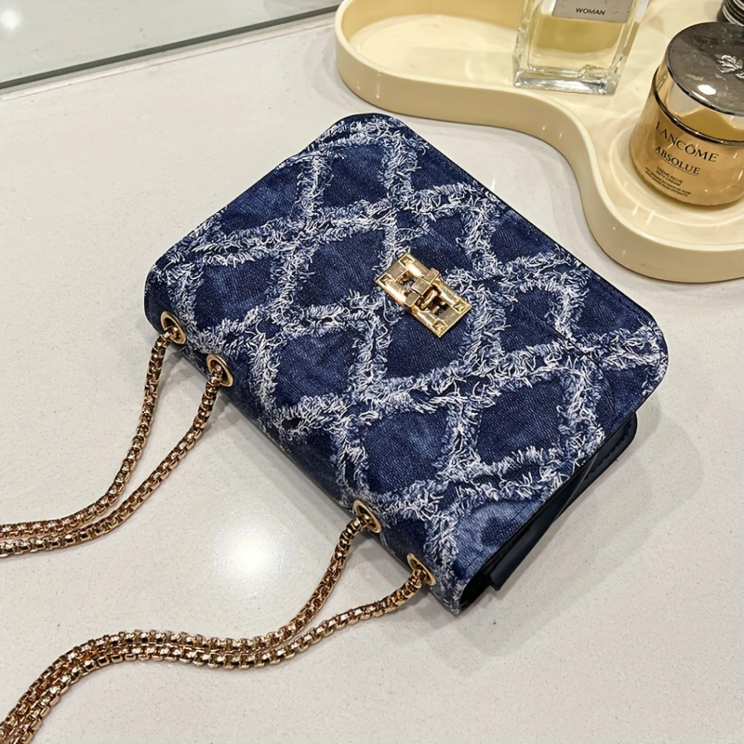 حقيبة كروس مبطنة فاخرة، حقيبة كتف نسائية عصرية، حقيبة يد صغيرة أنيقة، بمشبك معدني