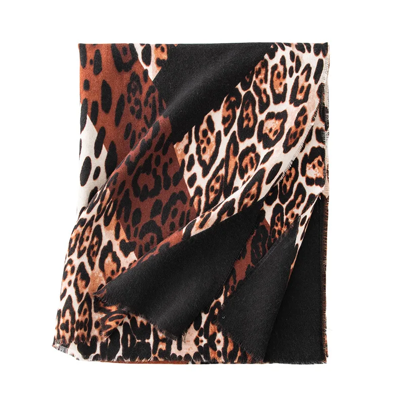 2025 موضة جديدة حك ليوبارد نمط شخصية شال متوسط إلى طويل مقاومة البرد ضوء فاخر قسط وشاح