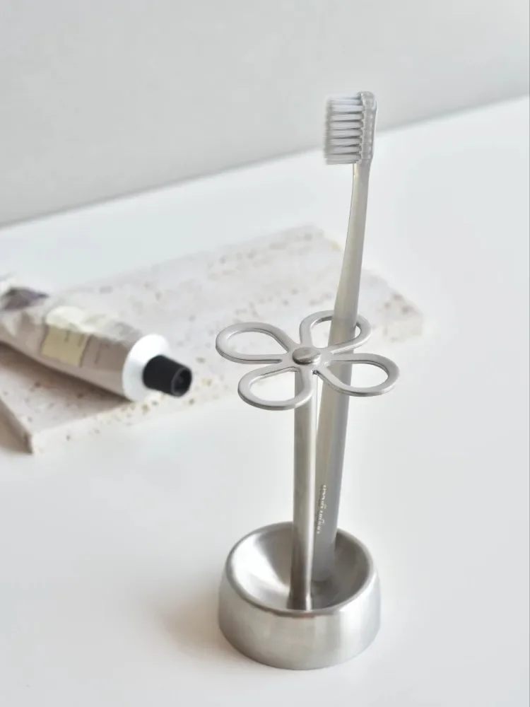 Stainless Steel Creativity Design Four leaf Clover Toothbrush Holder Household Use Bathroom Simplicity Storage Toothbrush Holder