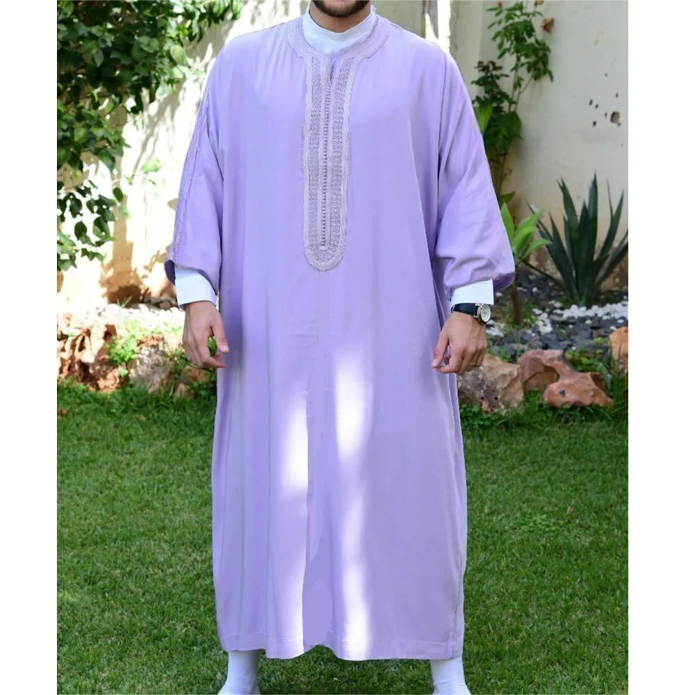 New Arab men's robe with Muslim embroidery