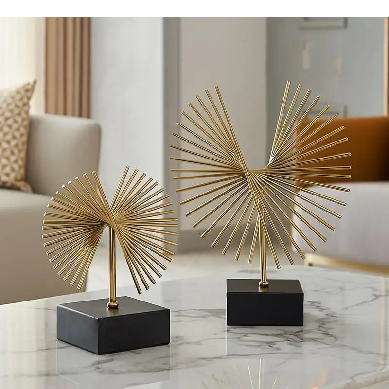 

Metal Handicraft Furnishings Abstract Golden Geometry Line Fly Wing Ornament Statue Modern Home Decoration Accessories