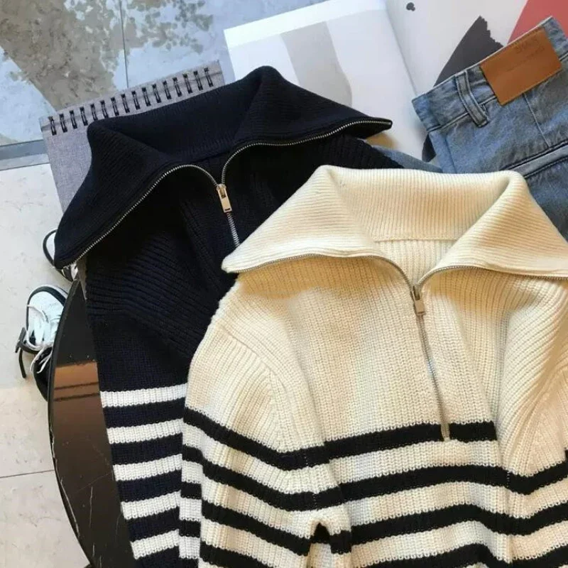 Autumn Winter Women\'s Sweaters Zipper White Black Striped Knitted Pullovers Korean Turndown Collar Oversized Sweater Women