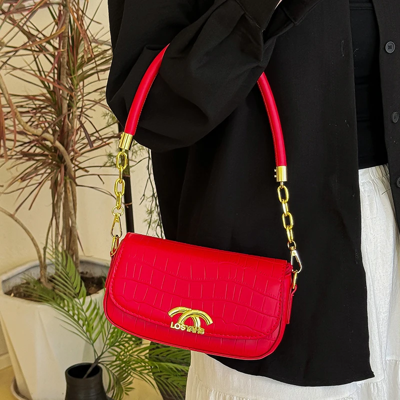 

Fashionable Quilted Crossbody Bag For Women Diamond Pattern Leather Handbag With Chain Shoulder Strap