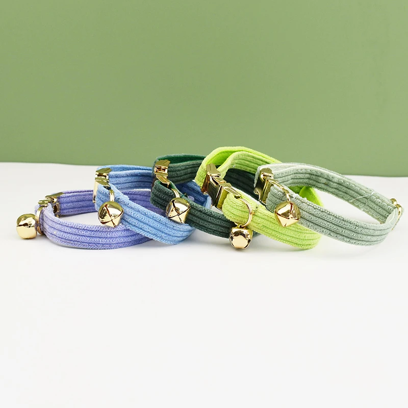 Cord-Katzenhalsband mit Namensschild, Glocke, Fliege, personalisierte, individuell gravierte Katzenhalsbänder für Katzen – Detail 9