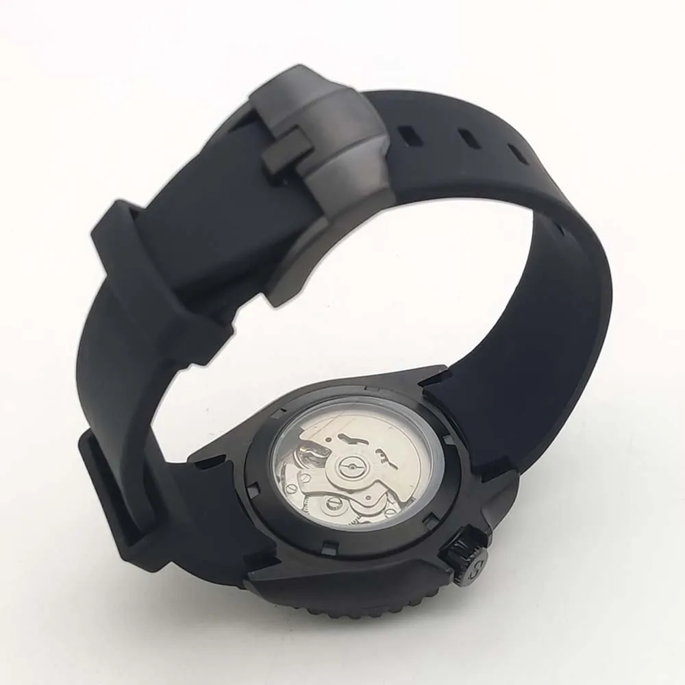 42mmの新しいNH35自動機械式時計、サファイアガラス、快適なラバーストラップ、メンズカジュアルビジネス腕時計