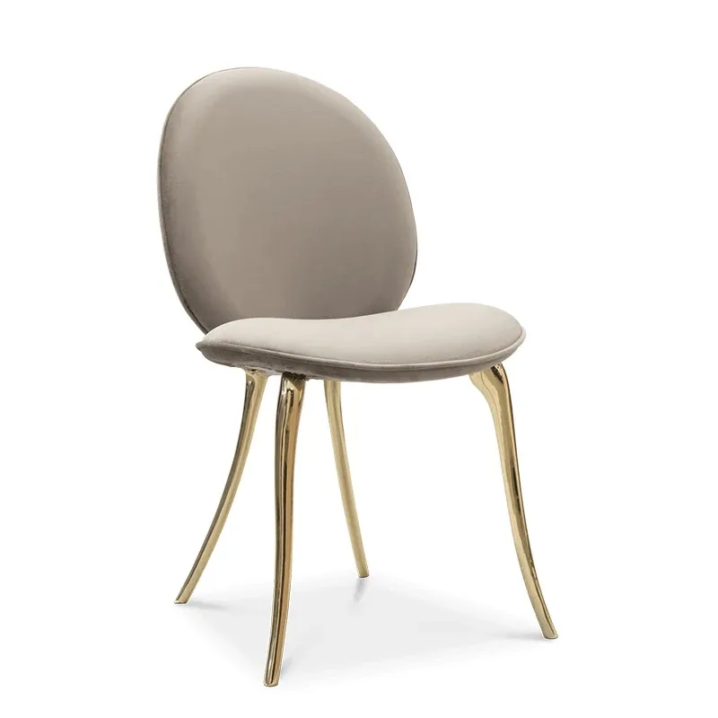 كرسي طعام إيطالي فاخر برأس أسد تصميم عصري عالي الجودة إطار نحاسي نقي بسيط خلفي من الفلانيل مقعد واحد فيلا فندقية منزلية