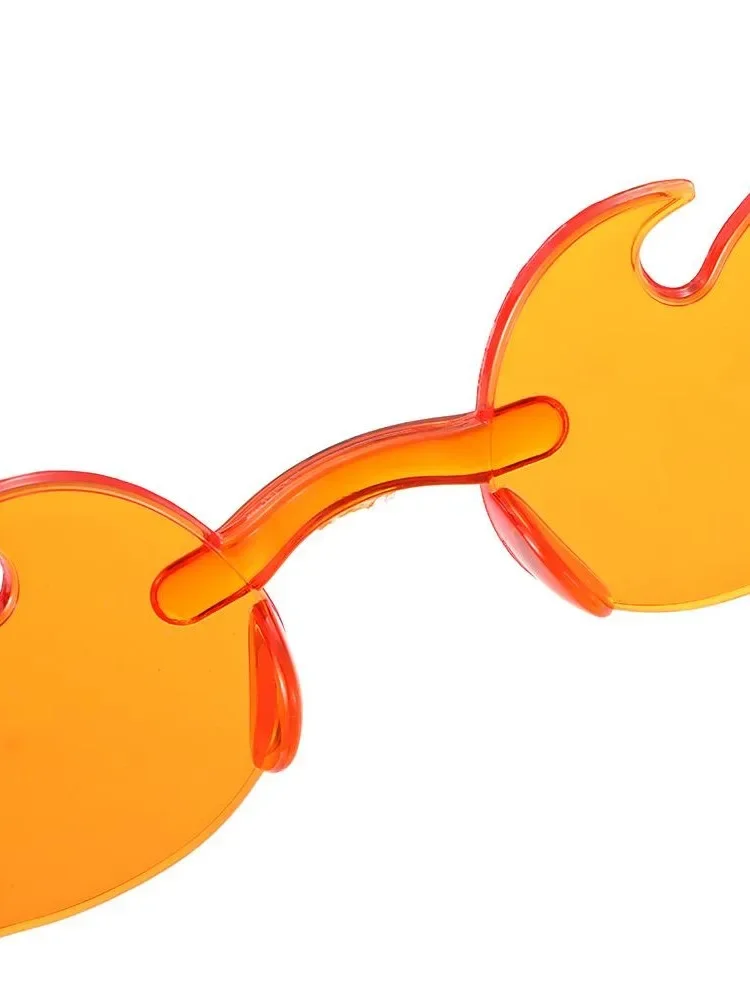 Nouvelles lunettes de soleil en forme de cuir chevelu d'érable pour femmes, lunettes de soleil sans monture en métal, rétro, fête, décorative, unique, rue, défilé, lunettes de Rh