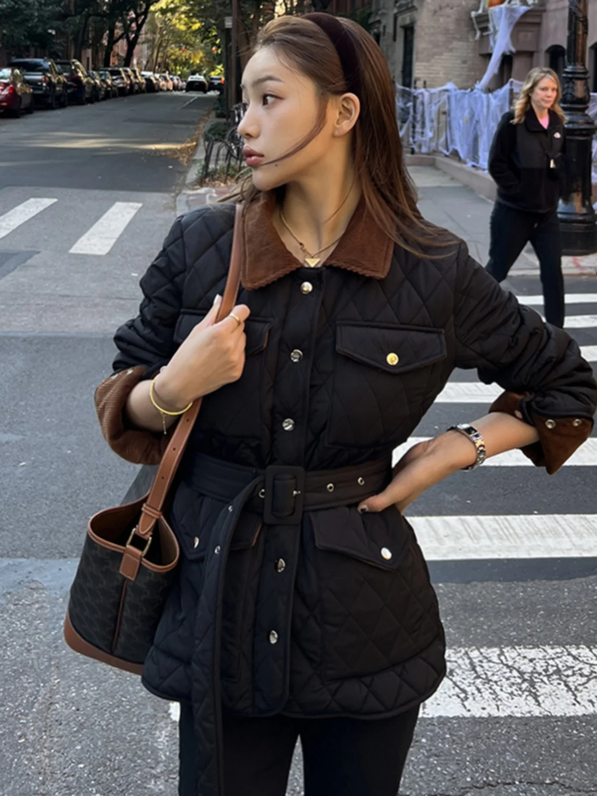 

Новая модная женская хлопковая куртка в корейском стиле: трендовая верхняя одежда из теплой нейлоновой ткани для зимы